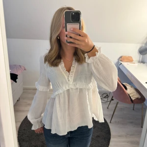 Blus nakd - Blus ifrån nakd i storlek 32/34. 