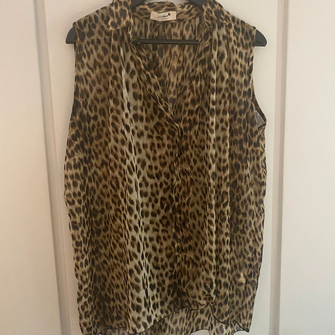 Leopard blus