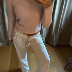 Rosa Gant tröja 💕 - Den är i gott skick, säljs billigt, nypris 1499kr 