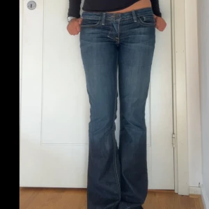 Lågmidjade jeans - Low jeans