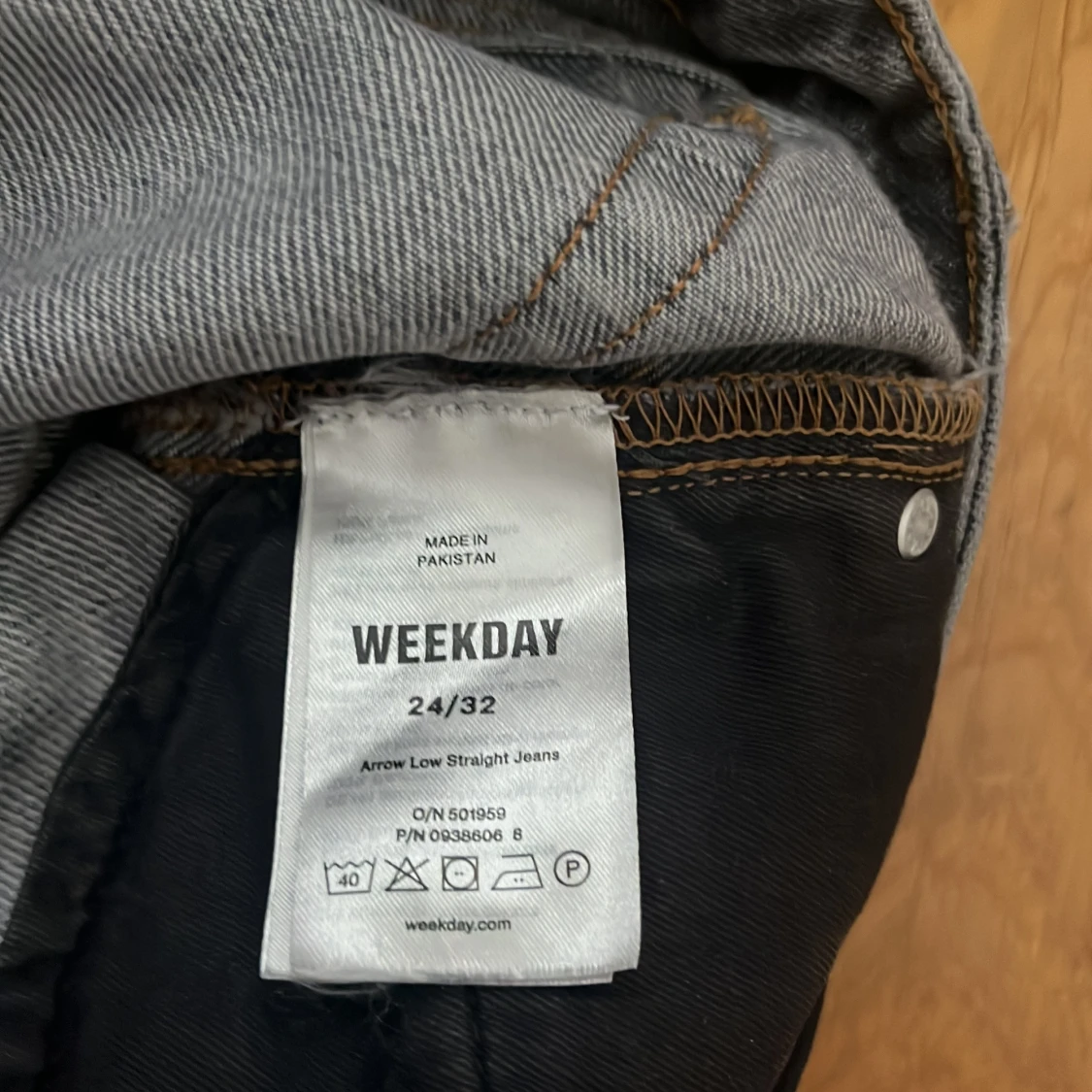 Grå jeans från Weekday - 91