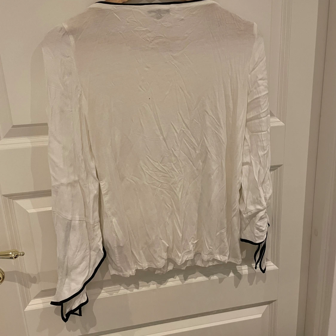 Vit långärmad topp från Massimo Dutti - 91