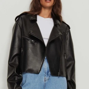 Na-kd Biker jacka - Knappt använd biker jacka från na kd, ny pris 899 kr