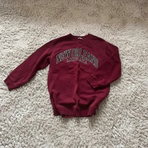 Tjocktröja  - Oversized i storlek xs. Fint skick 