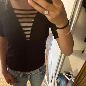 Fin öppen tröja från HM  - Tröja från hm som är öppen i fram. Pris kan diskuteras vid snabb affär ❤️