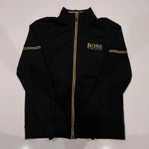 Boss tröja - Hugo boss tröja Storlek L Passar M-L Oanvänd Kan gå ner i pris