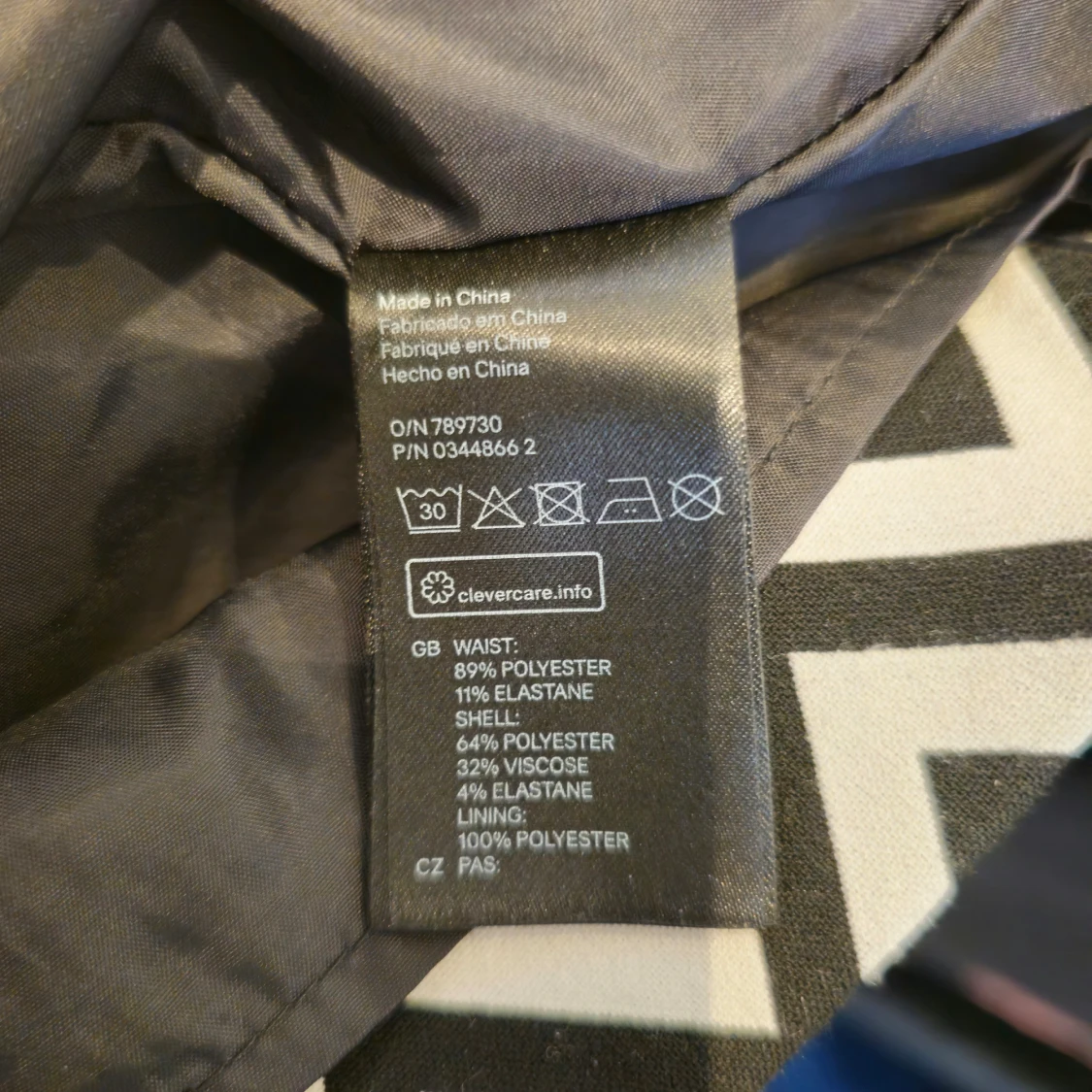 Svartvit kjol med zigzag-mönster - 3