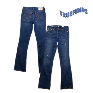 True Religion jeans Bootcut  - Midjemått:37 Yterbenslängd:106 Innerbenslängd:81 Benöppning:22 Gren höjd:23 Storlek:29 ( i cm )  Priser kan diskuteras‼️