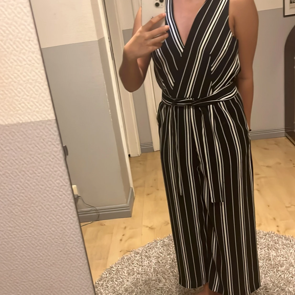 Svartvit randig omlottklänning - 2