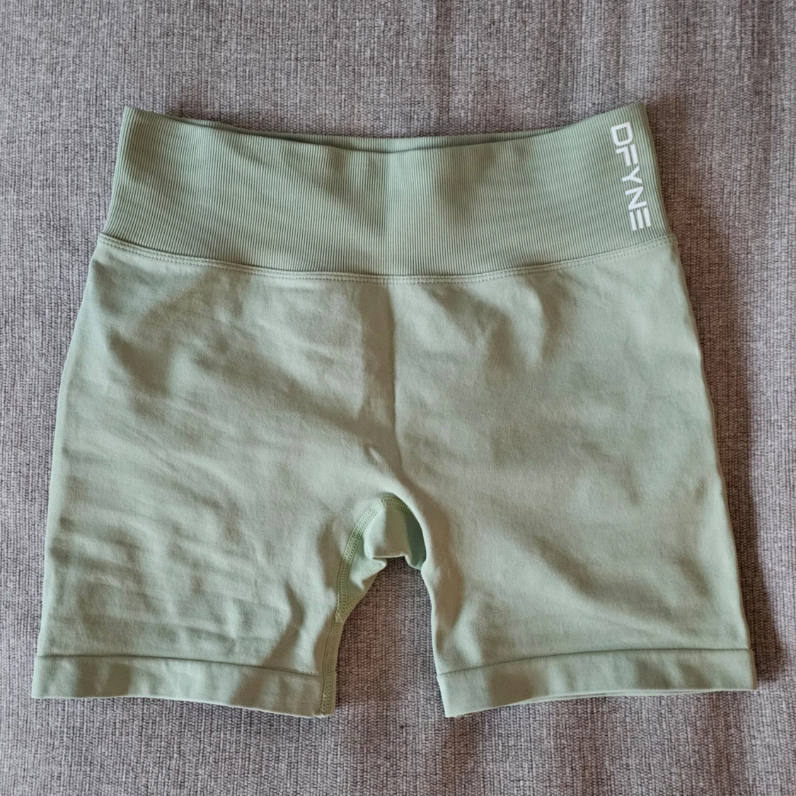 Dfyne shorts storlek S, äkta  - 1