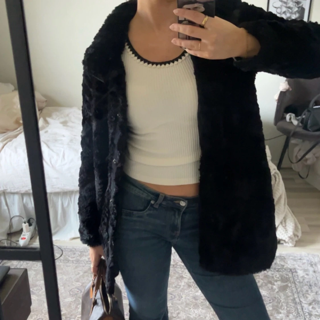 Svart pälskappa - 1