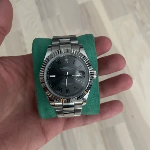 En silver datejust - Helt ny silver klockan 