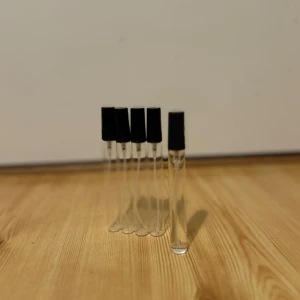 Météore Louis Vuitton 10ml - 10ml sample LV meteore  av speciellt framtagna proffs som studerar och experimenterar parfymer som går naturhögskola. Det är 100% likt orginalet och inga andra ingridgenser, håller 5-6 timmar perfekt fräsch sommarparfym.