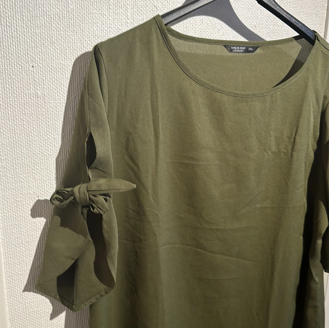 Olivgrön klänning från Shein Curve - 1