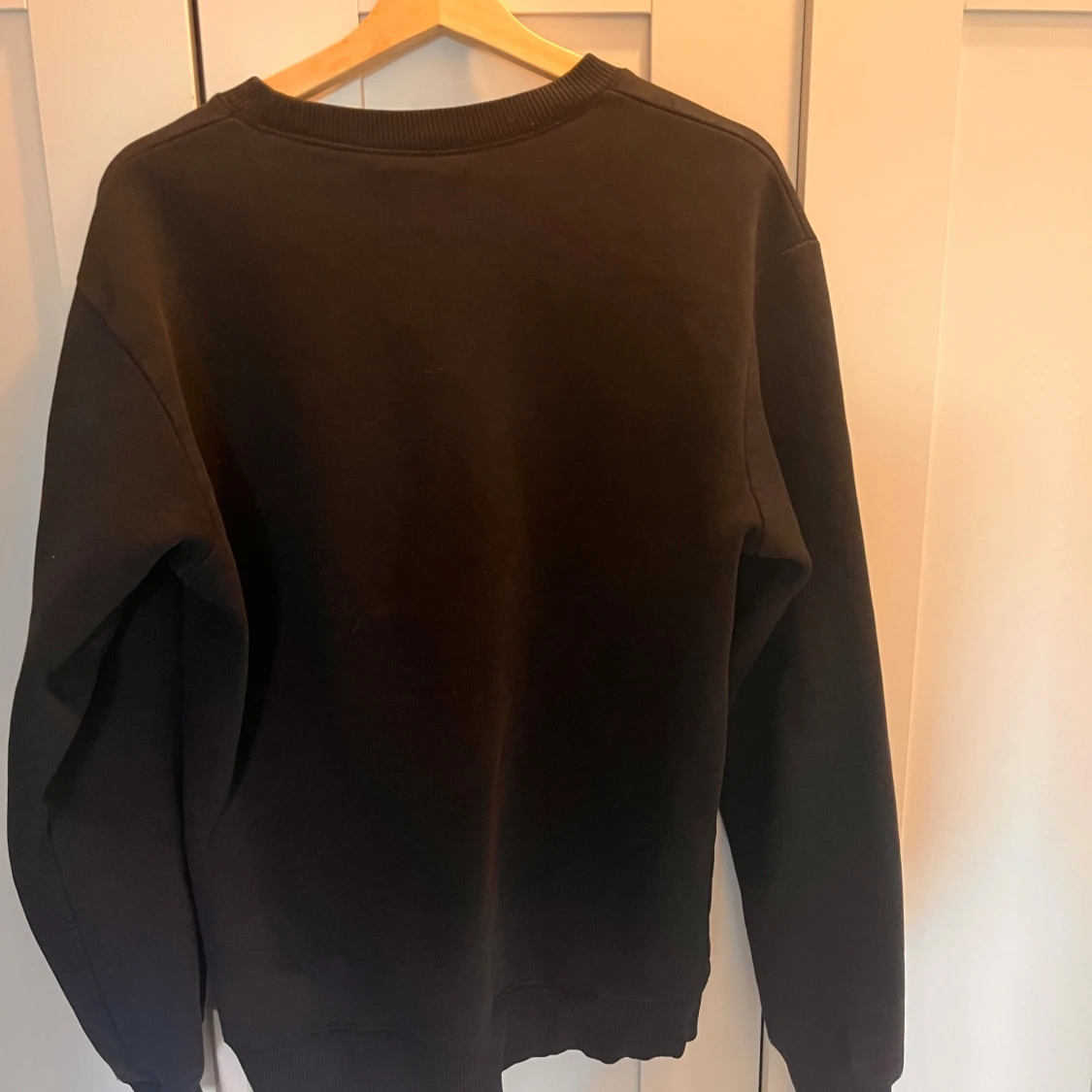 Svart sweatshirt från Mads Nørgaard - 1