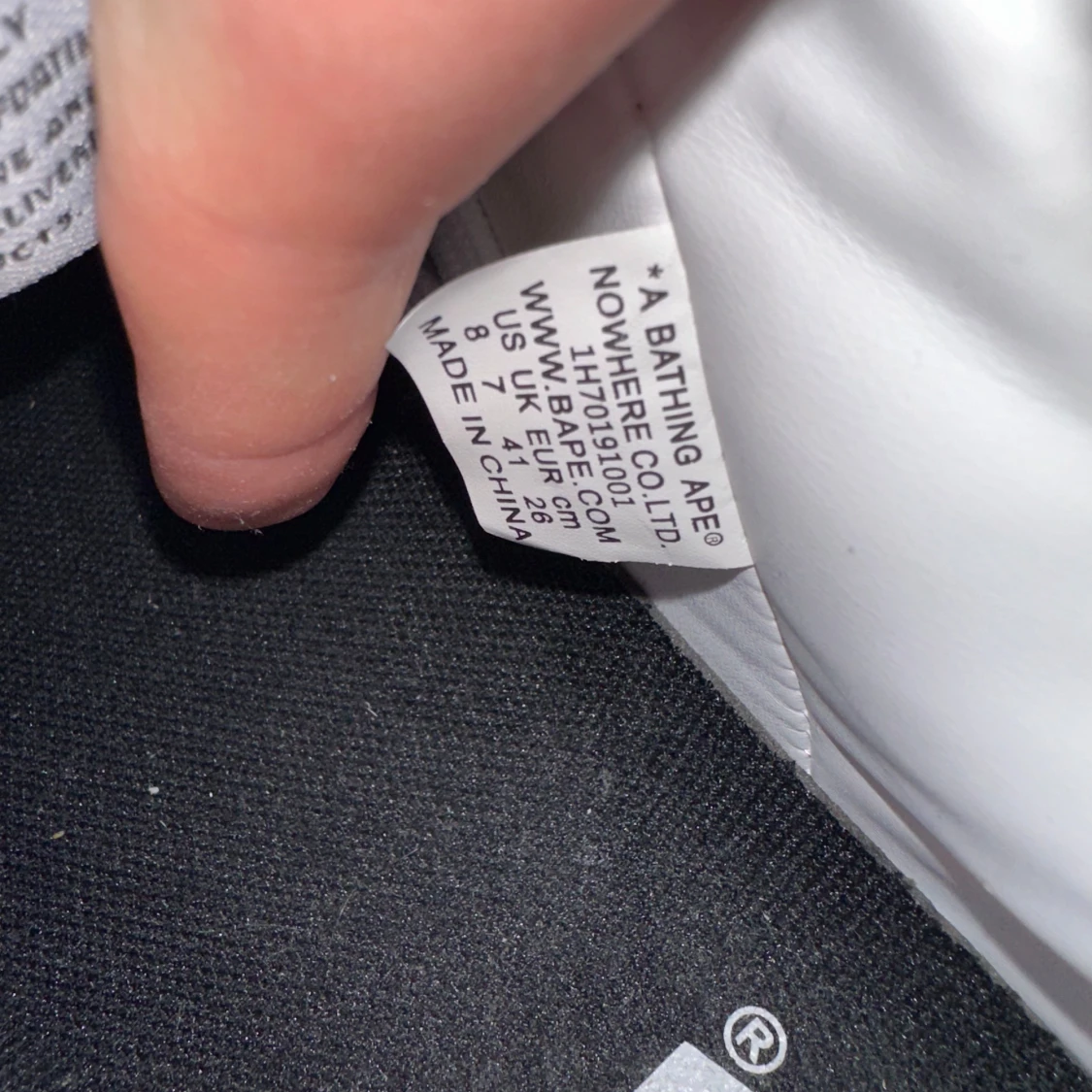 Svartvita sneakers från BAPE - 2