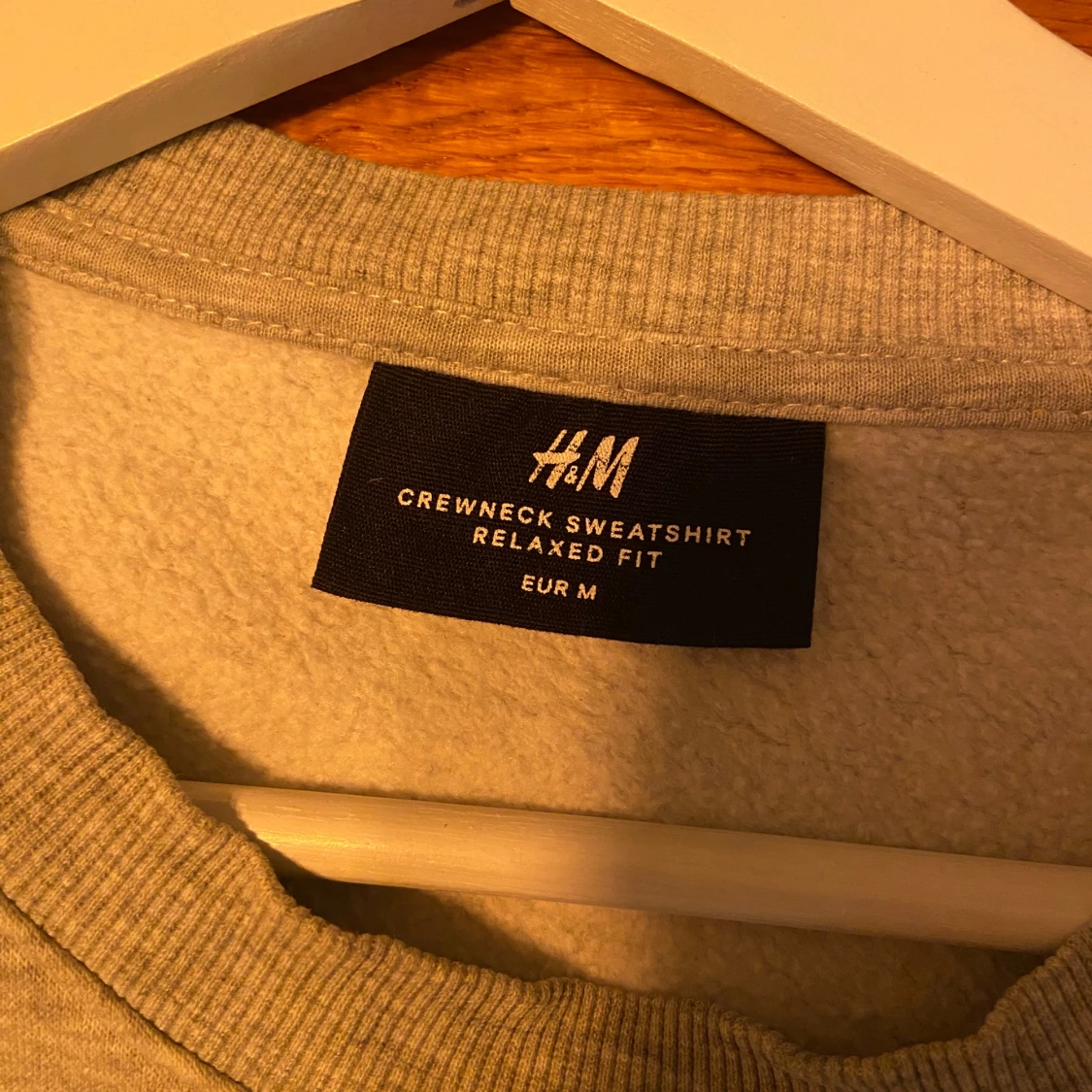 Grå sweatshirt från H&M - 1