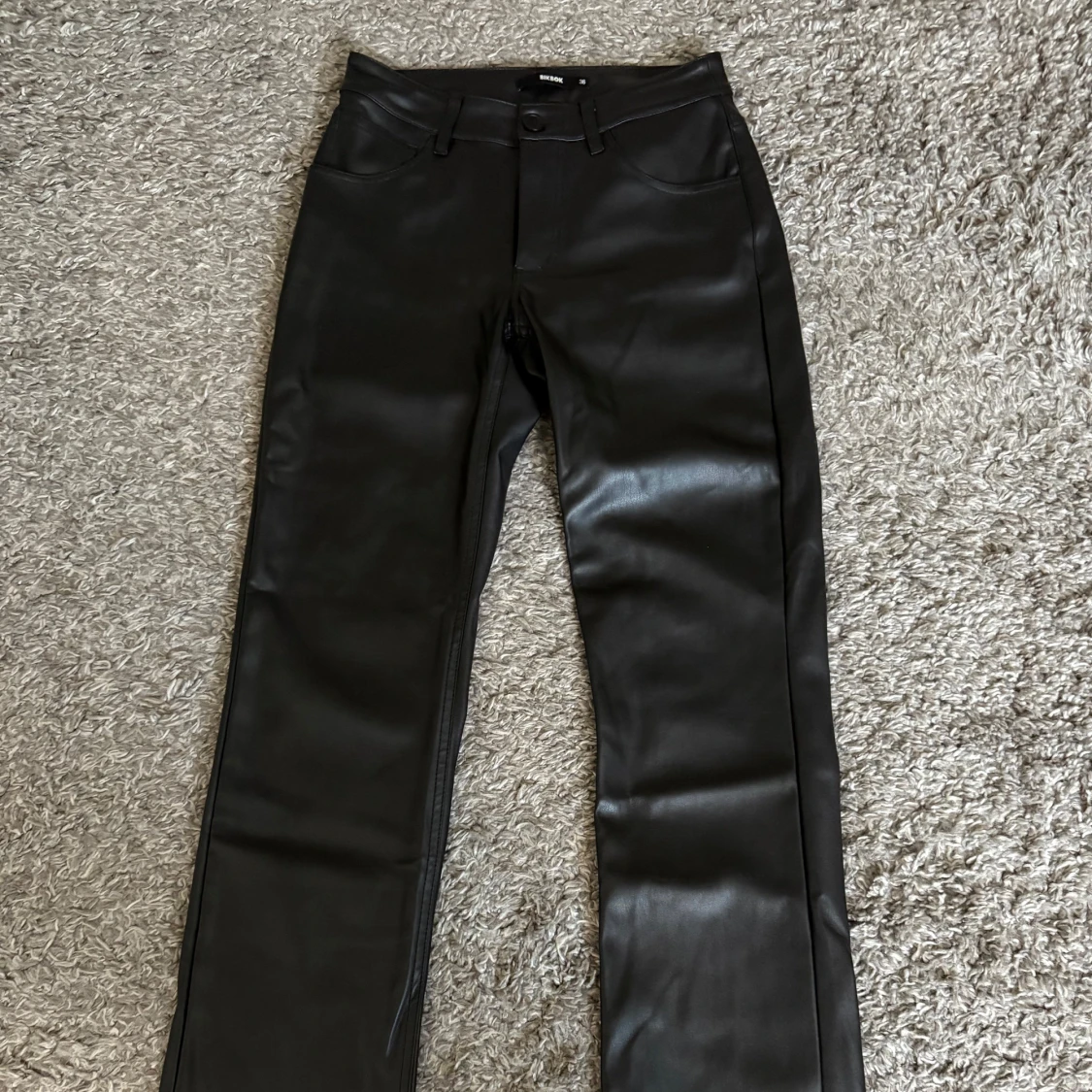 Svarta skinnbyxor - 3