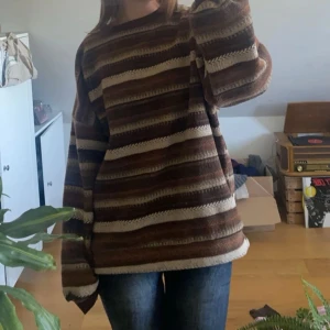 Tjocktröja  - Den perfekta tjocktröjan inför hösten med så fina mönster!!🍂🍂