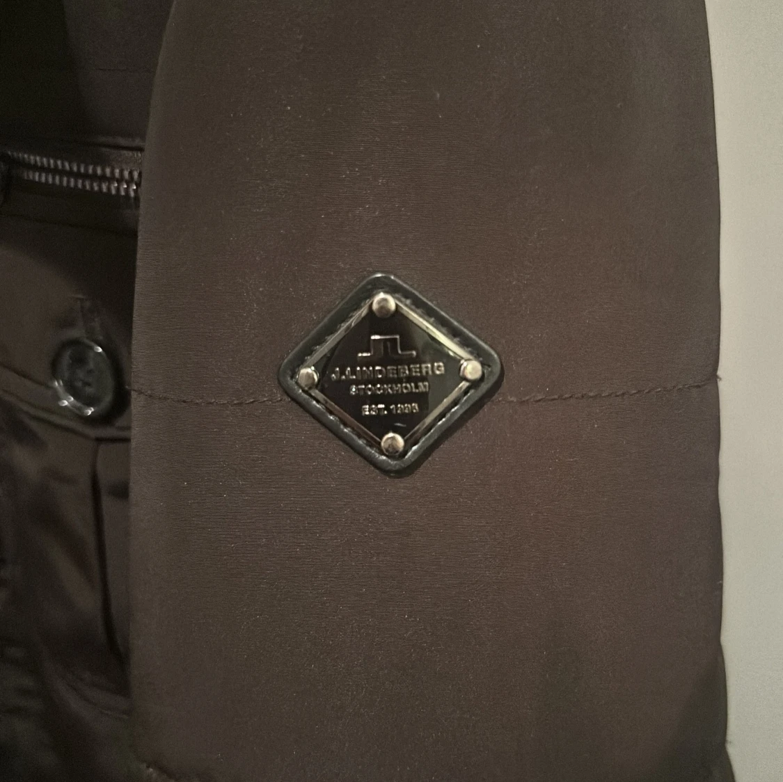 Brun jacka från J. Lindeberg - 1