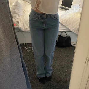 Blå jeans från Zara - Blå jeans från zara. Oanvända