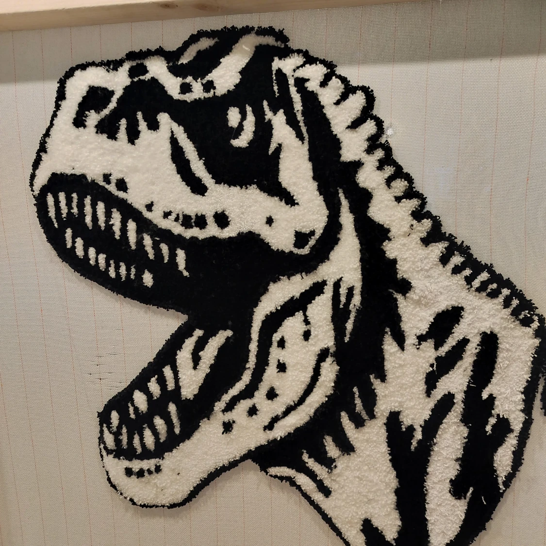 Svartvit matta med dinosauriemotiv - 91