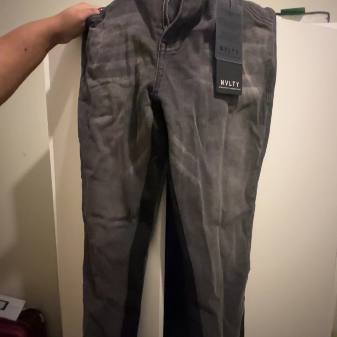 Grå jeansbyxor från NVLTY - 90