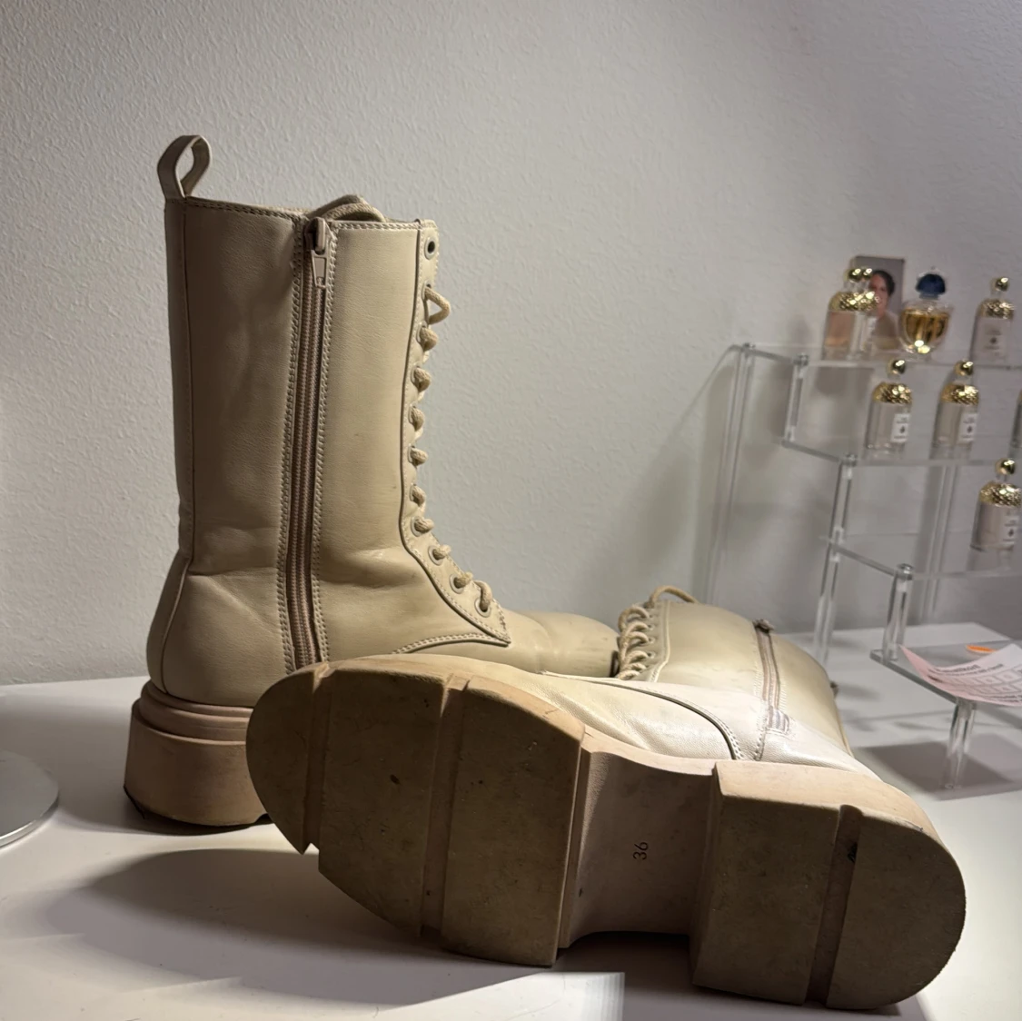Beige boots med snörning och dragkedja - 91