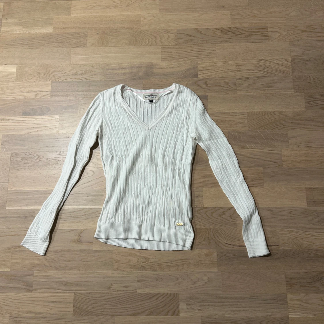 Vit ribbad tröja