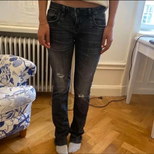 Ltb jeans - Ltb jeans i storlek 29/34 i superbra skick! Lånade bilder. Insydda själv i midjan så att de passar som xs-s.