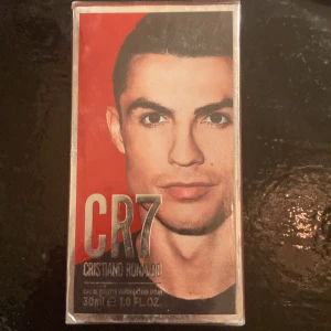CR7 30ml oöppnad förpackning - CR7 30ml oöppnad förpackning. Nypris:580:- på kicks