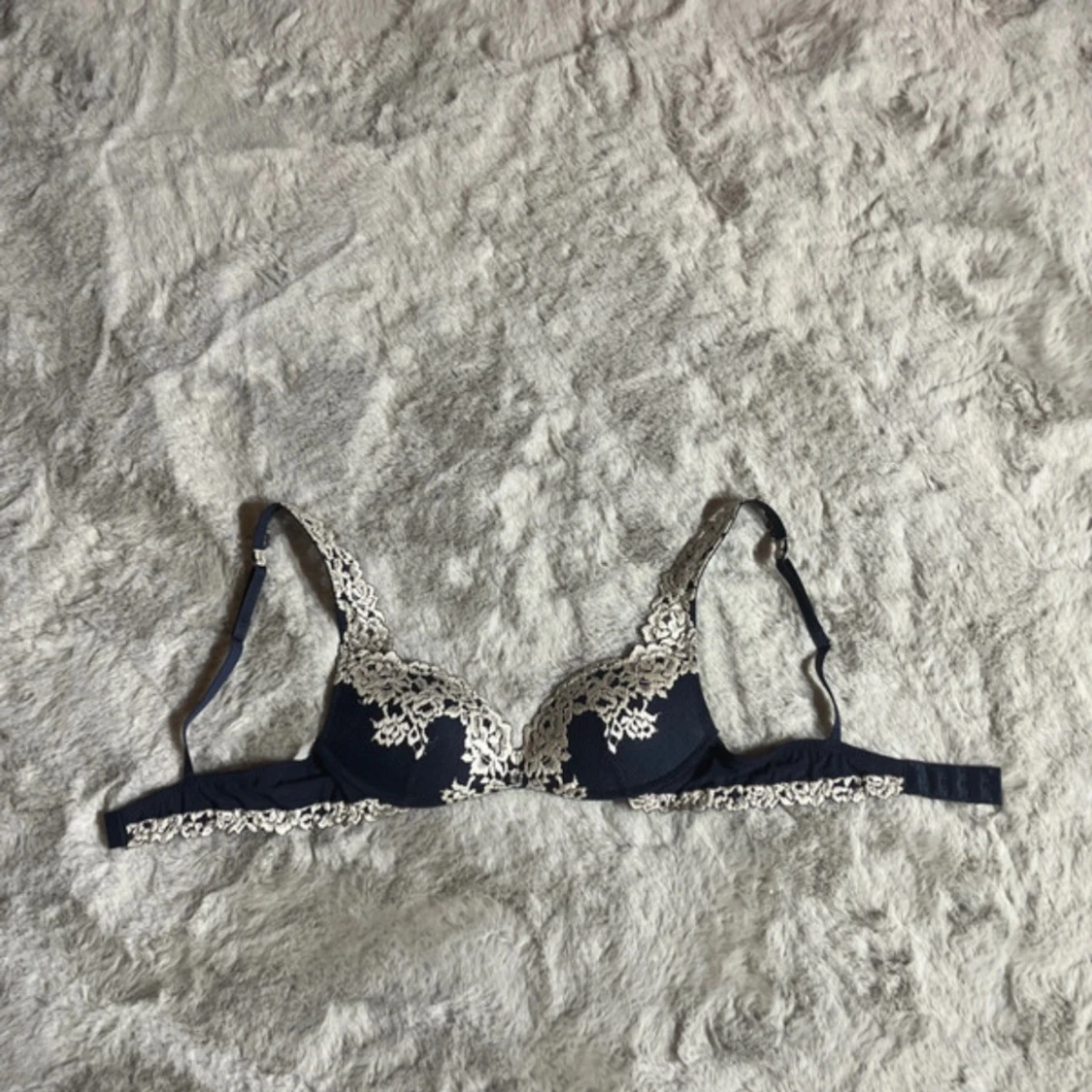 Mörkblå spets-bh