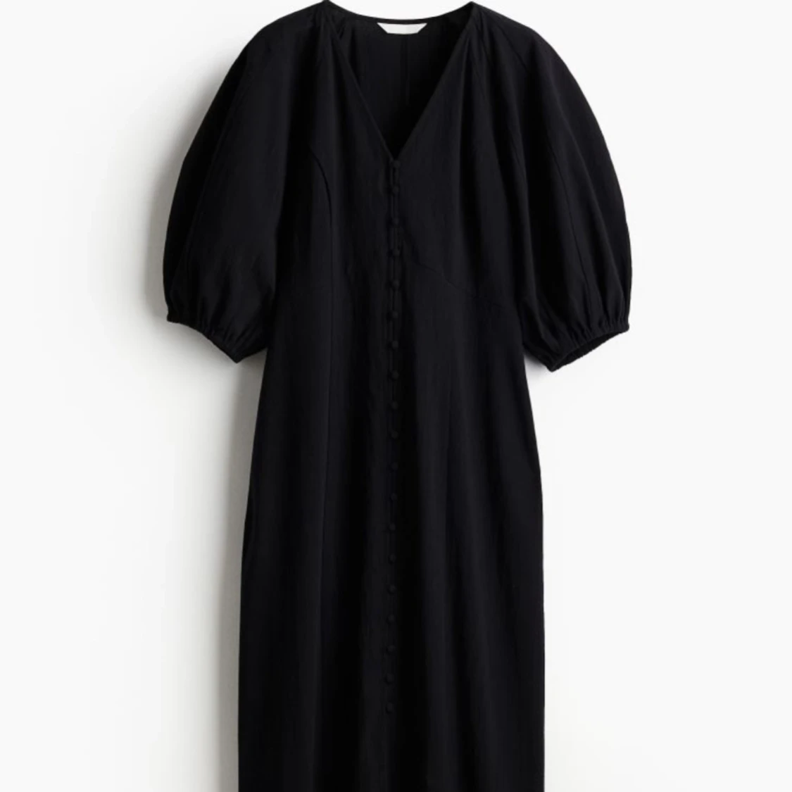 Svart långklänning med puffärmar - 90