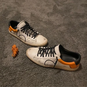 Oliver Cabell - Säljer mina oliver cabells då de inte passade. Finns inga defekter och box tillkommer. Passar storlek 41-42.