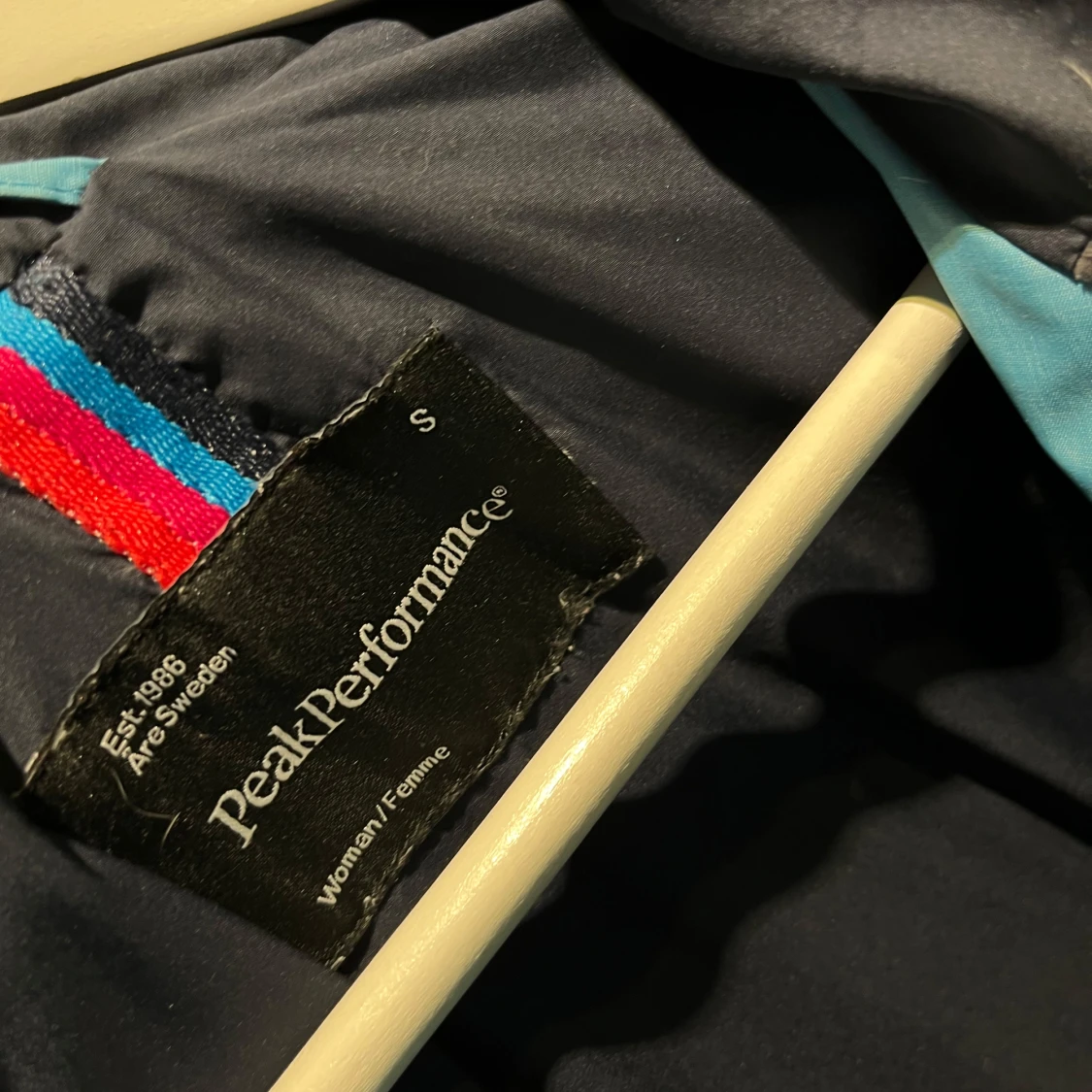 Ljusblå dunjacka från Peak Performance - 90