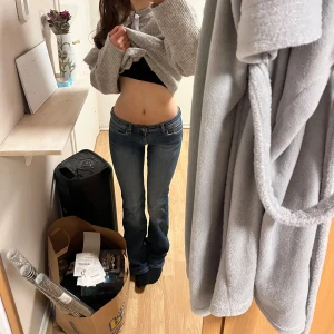 Only low jeans  - Använda en gång men lite för stora på mig så använder dom aldrig, som nya, fråga om bild när jag har dom på, slutsålda i nästan alla storlekar Köpta på Nelly, Märke Only Bootcat