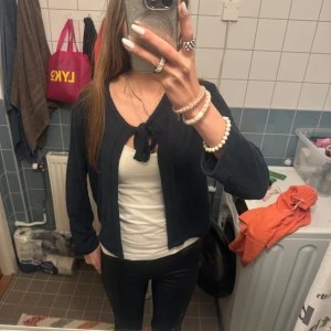 Tröja/kofta - En helt ny tröja från lager 157 i storlek XS, helt oanvänd 💕