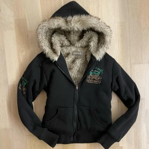 Vintage zipup hoodie med päls - Fraktar elr möts upp! Lite nopprig