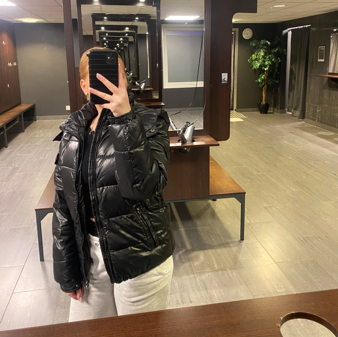 Svart pufferjacket - 90