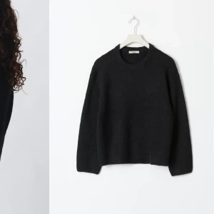 Svart stickad - Vanlig svart stickad. Använf tre ggr ksk. Nypris 400 säljer för 250