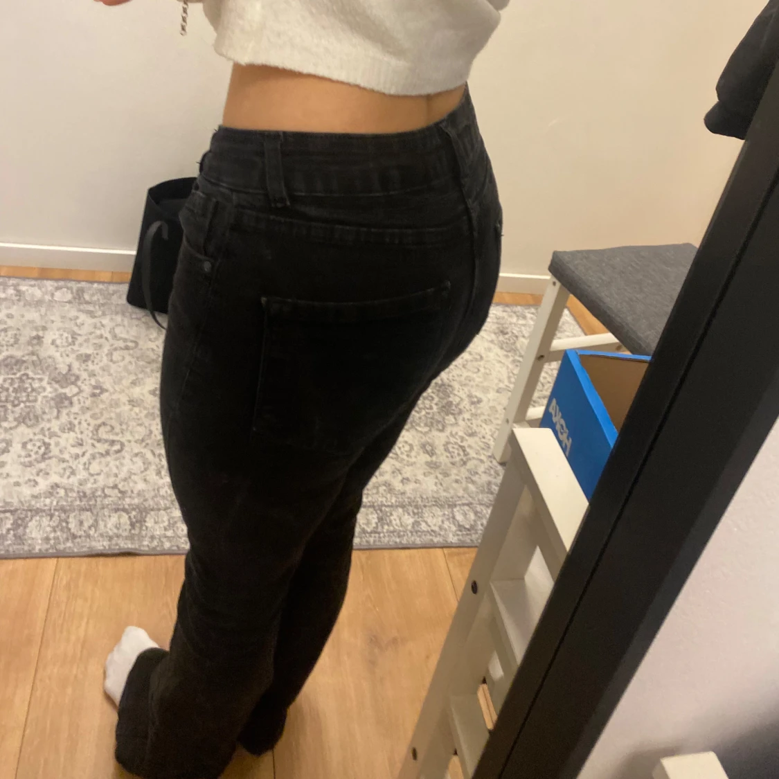 Svarta bootcut jeans - 90