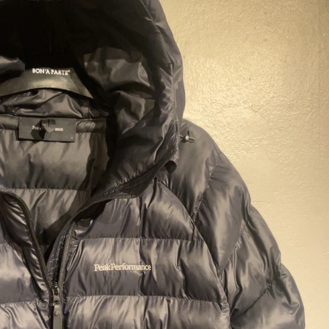 Svart dunjacka från Peak Performance - 91