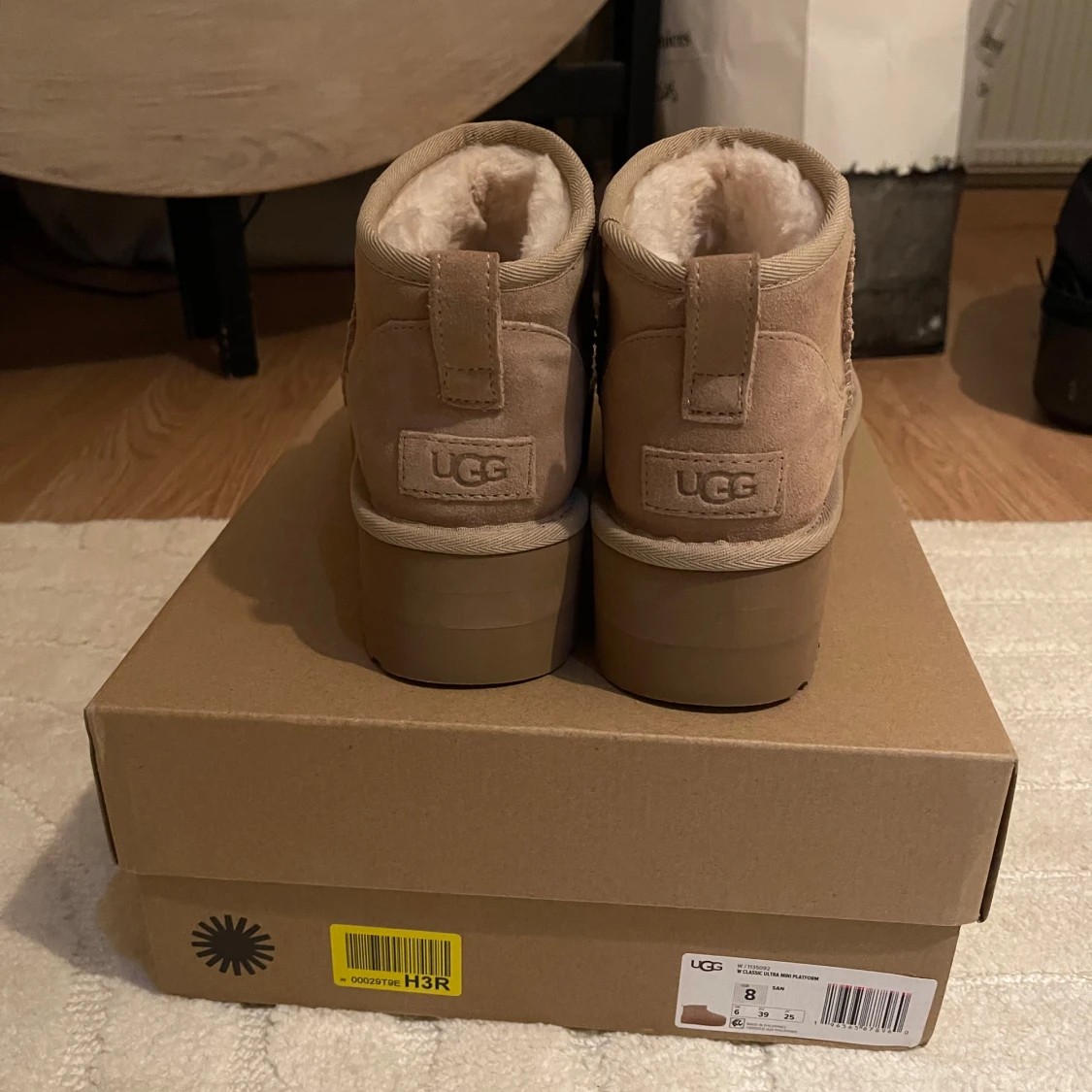 Beige UGG platform - 90