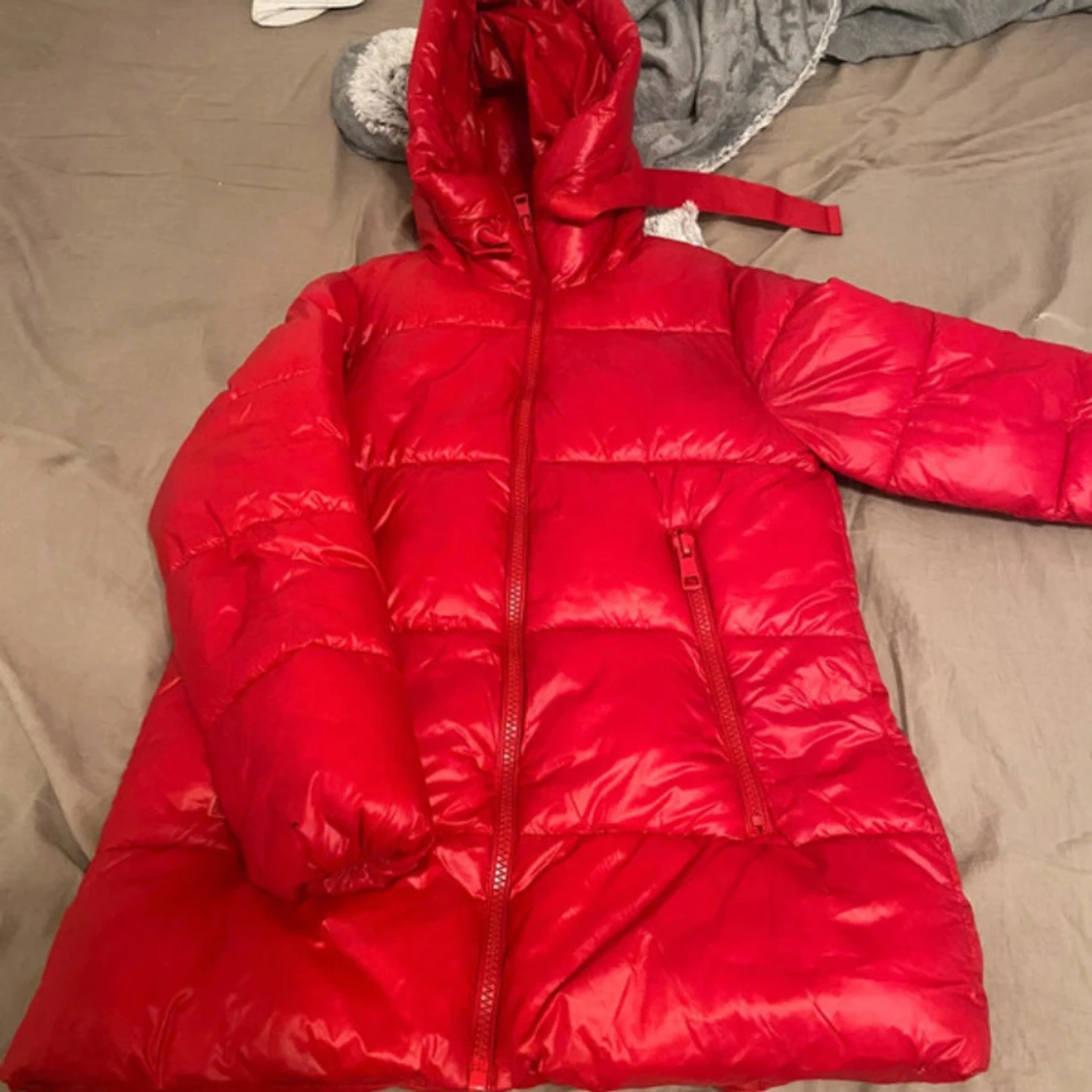 Röd pufferjacka - 90