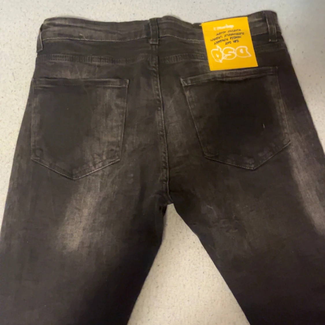 Svarta jeansbyxor dsq2 - 1