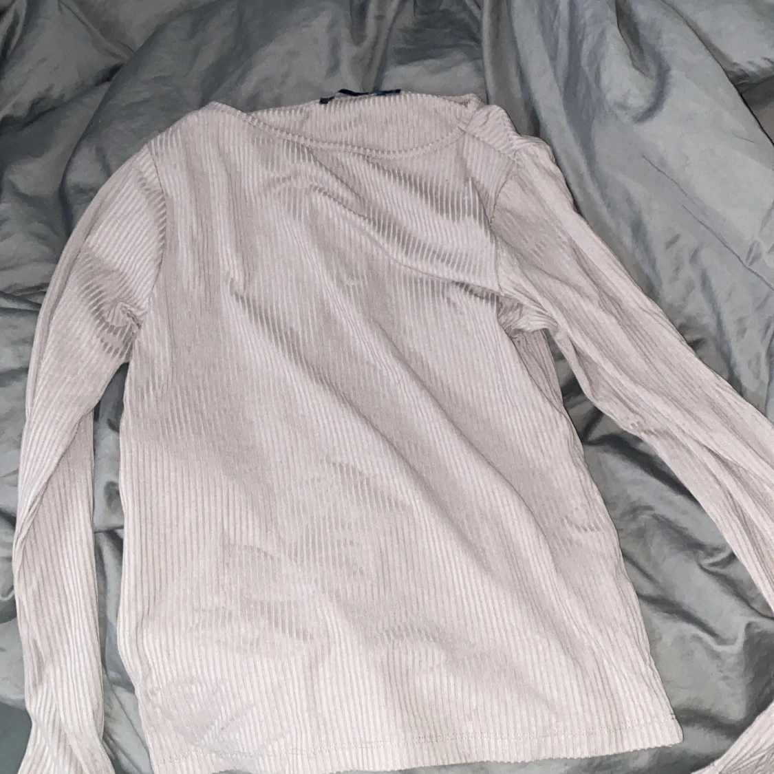 Beige ribbad tröja från 157