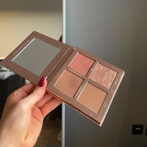 Caia palett - Caias slutsålda Classy palett! nypris 445 endast testad men har lite hack i sig! 