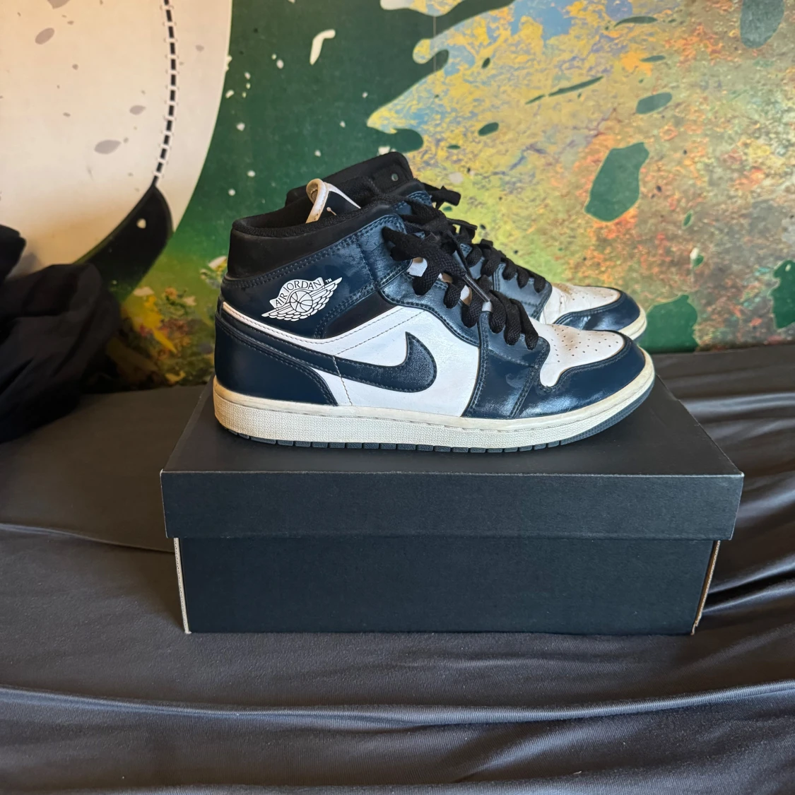 Nike Air Jordans i svart och vit