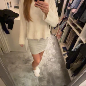 Minikjol gant - Säljer en superfin grå kortkjol från gant💕💕super super fin och är i jätte bra skick💕💕pris kan såklart diskuteras💕💕