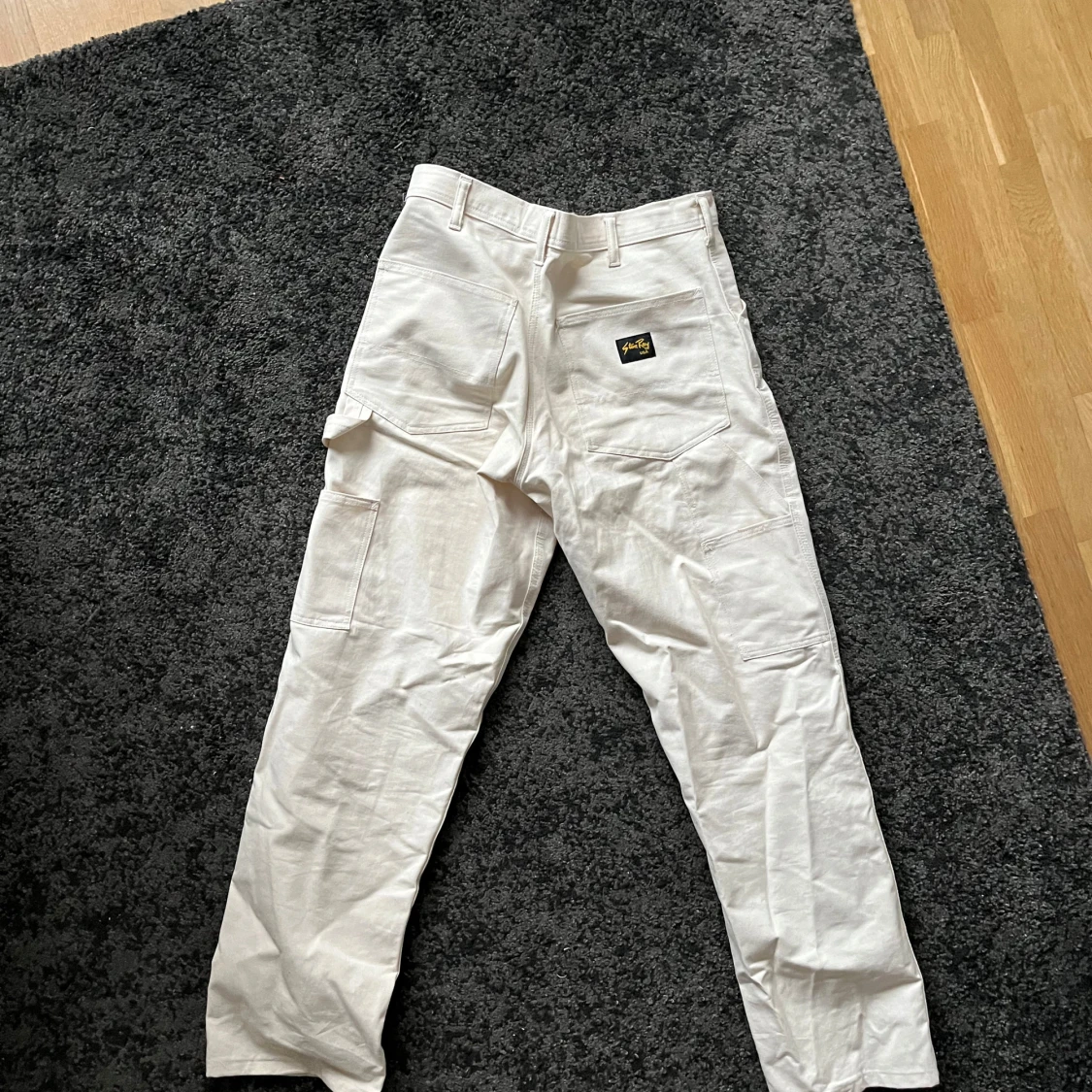 Beige/vita cargobyxor - 90